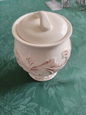Vintage Morris Design cookie jar with airtight lid